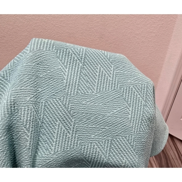 LuLaRoe Light Blue Patterned Skirt Size Large - Picture 4 of 6